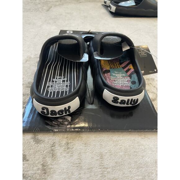 Disney The Nightmare Before Christmas Jack And Sally Women's Slides Size 6 NEW - Picture 2 of 2